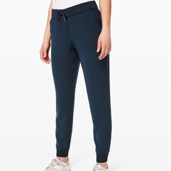 Lululemon On The Fly Jogger True Navy